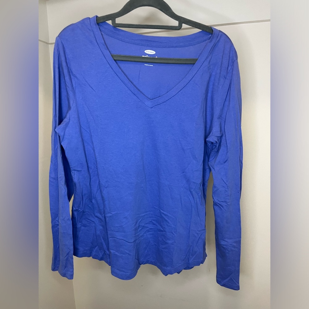 Old Navy Women’s long sleeve blue shirt size medium